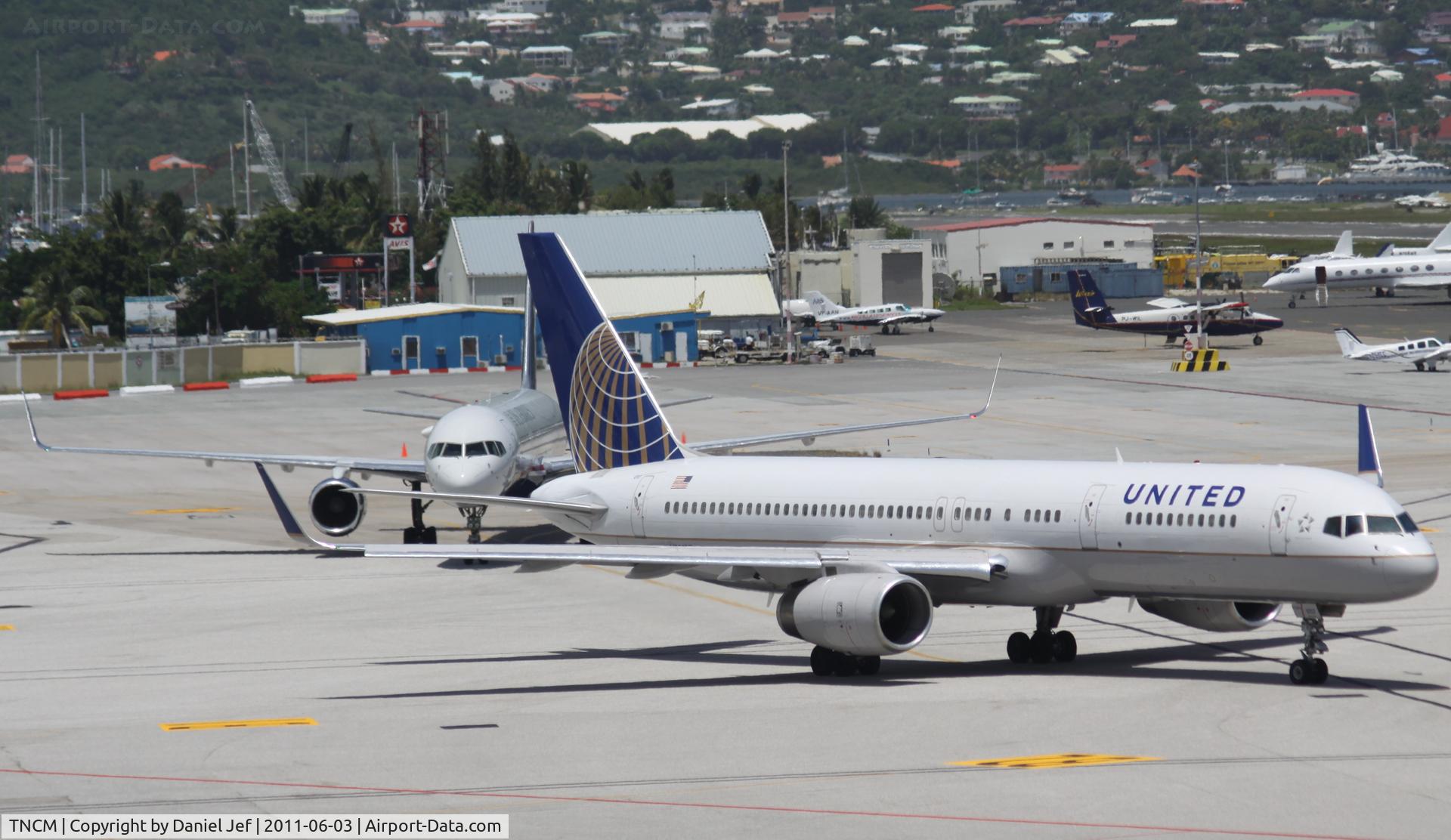 Princess Juliana International Airport, Philipsburg, Sint Maarten Netherlands Antilles (TNCM) - Taxi time for the 757's at TNCM