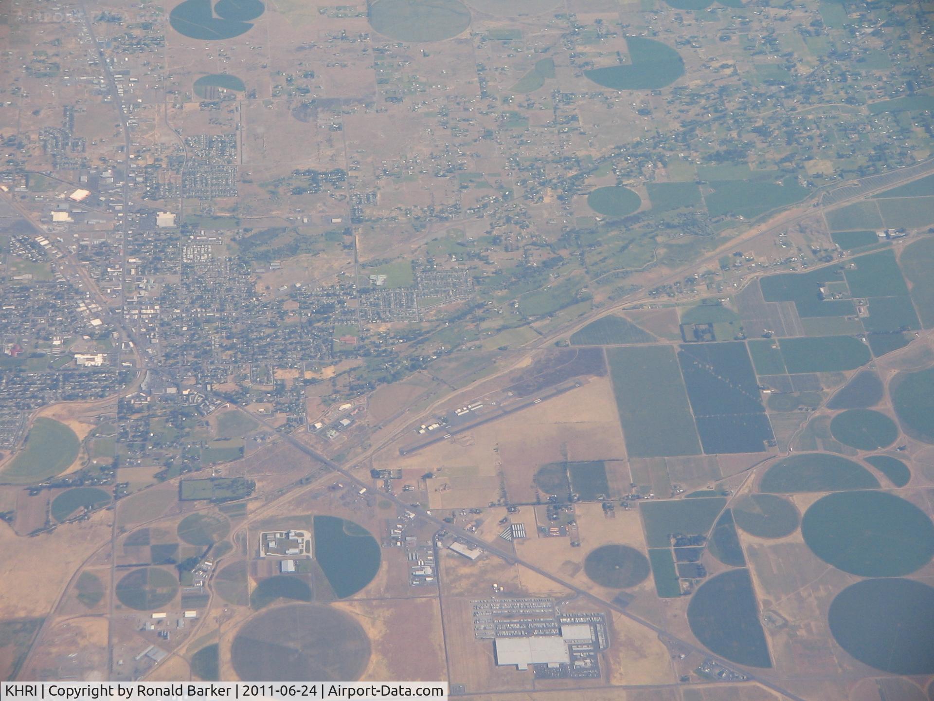 Hermiston Municipal Airport (HRI) - Hermiston Municipal Airport from FL350