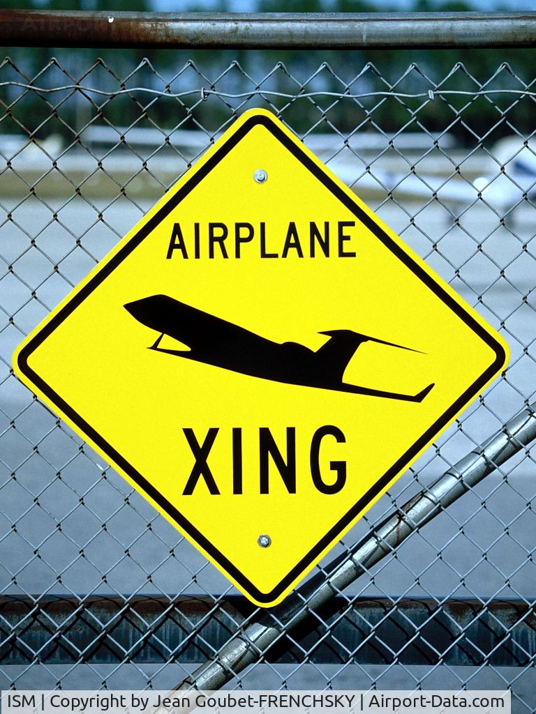 Kissimmee Gateway Airport (ISM) - Kissemee airport 