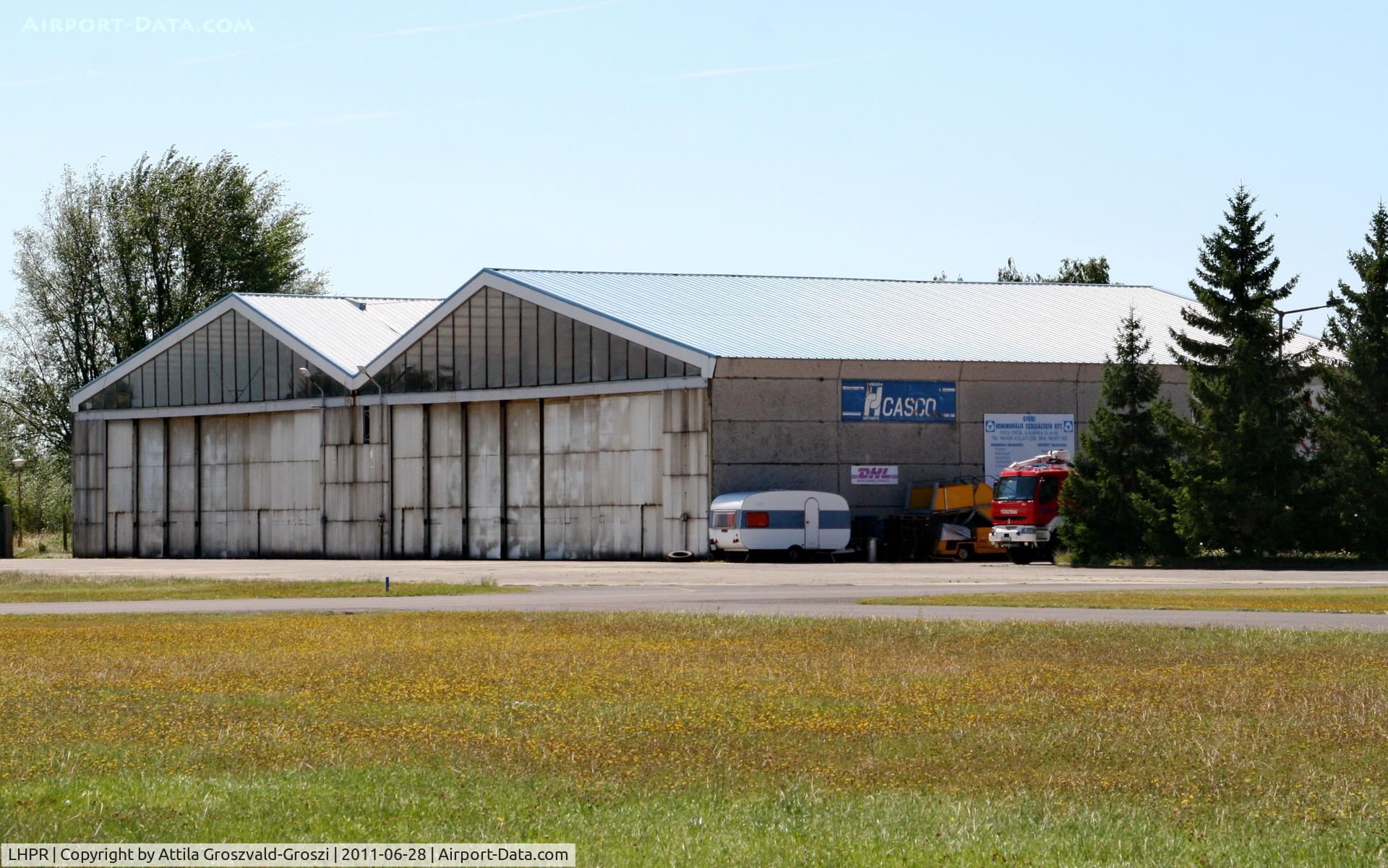 Gy?r Pér Airport, Gy?r, Pér Hungary (LHPR) - Pér Airport, Györi Aero Club hangar