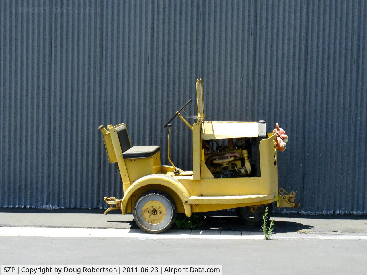 Santa Paula Airport (SZP) - Bantam tug pusher/puller, Atomic 4 30 Hp?