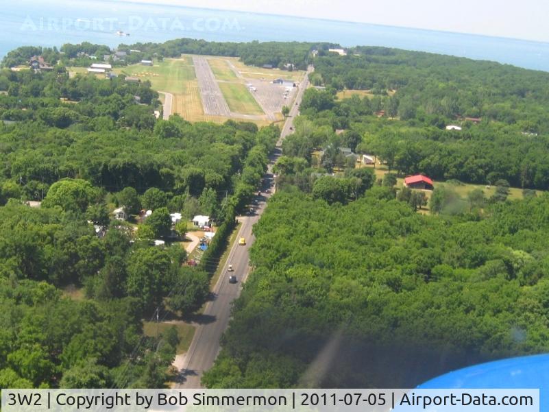 Put In Bay Airport (3W2) - Turning final for 21
