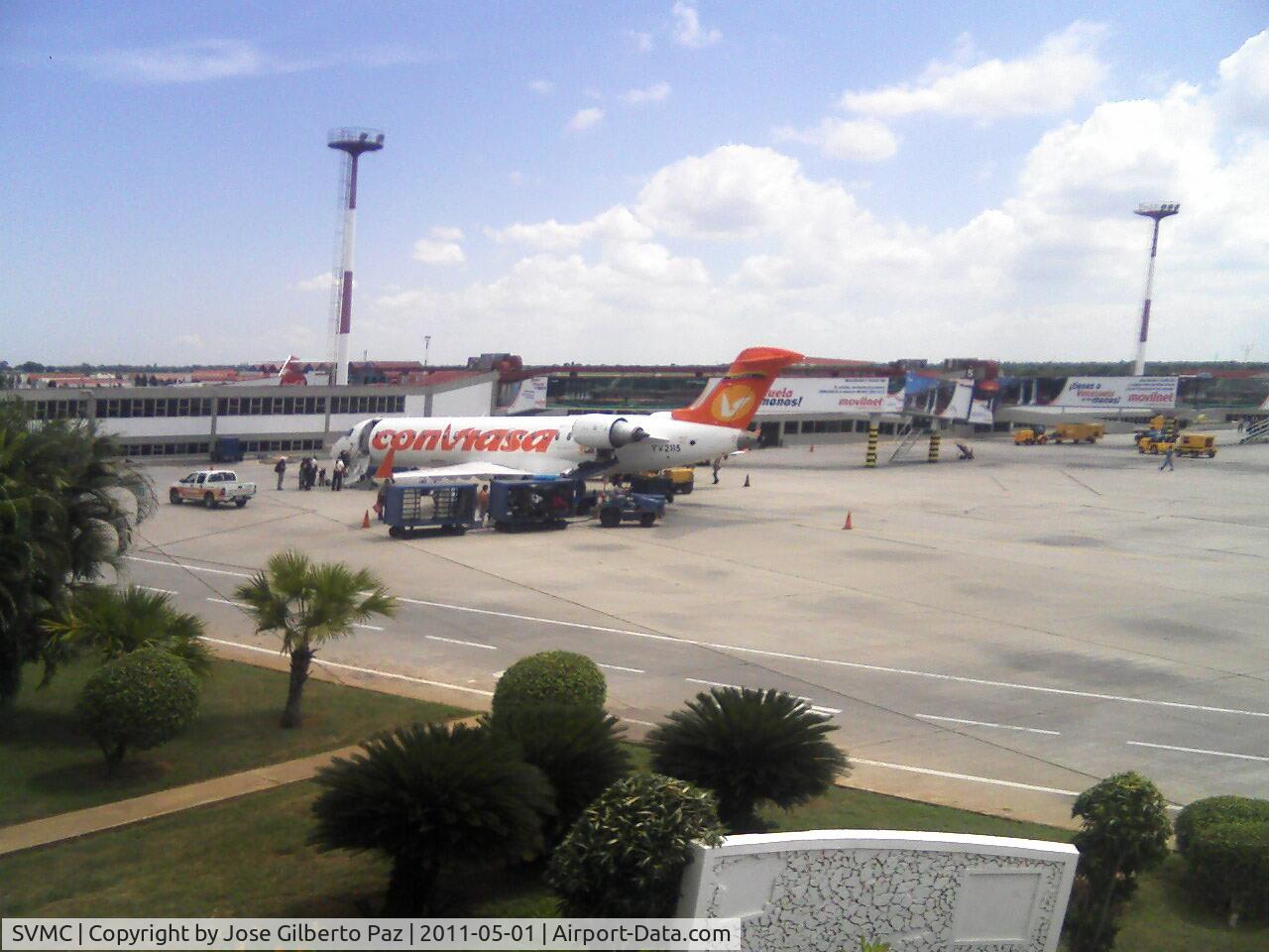 La Chinita International Airport, Maracaibo, Zulia Venezuela (SVMC) - View of the area of domestic flights from the terrace of the main building.