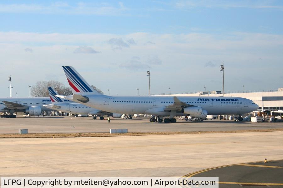 Paris Charles de Gaulle Airport (Roissy Airport), Paris France (LFPG) - Michel Teiten ( www.mablehome.com )