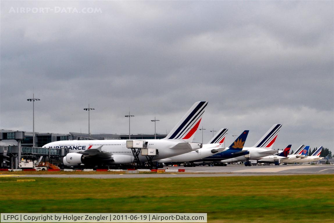 Paris Charles de Gaulle Airport (Roissy Airport), Paris France (LFPG) - Sunday morning impressions at CDG.