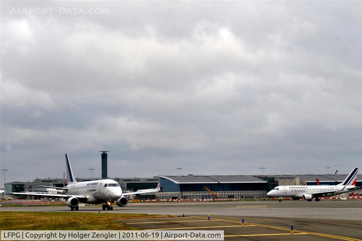 Paris Charles de Gaulle Airport (Roissy Airport), Paris France (LFPG) - Sunday morning business at Terminal 4.