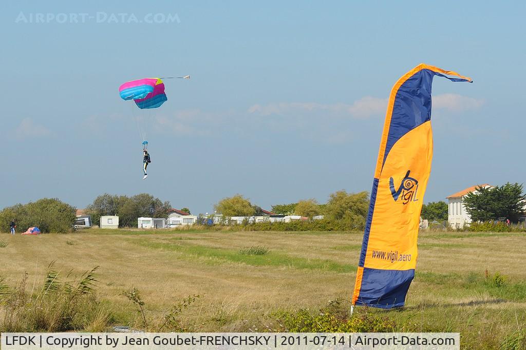 Soulac-sur-Mer Airport, Soulac-sur-Mer France (LFDK) - zone paras