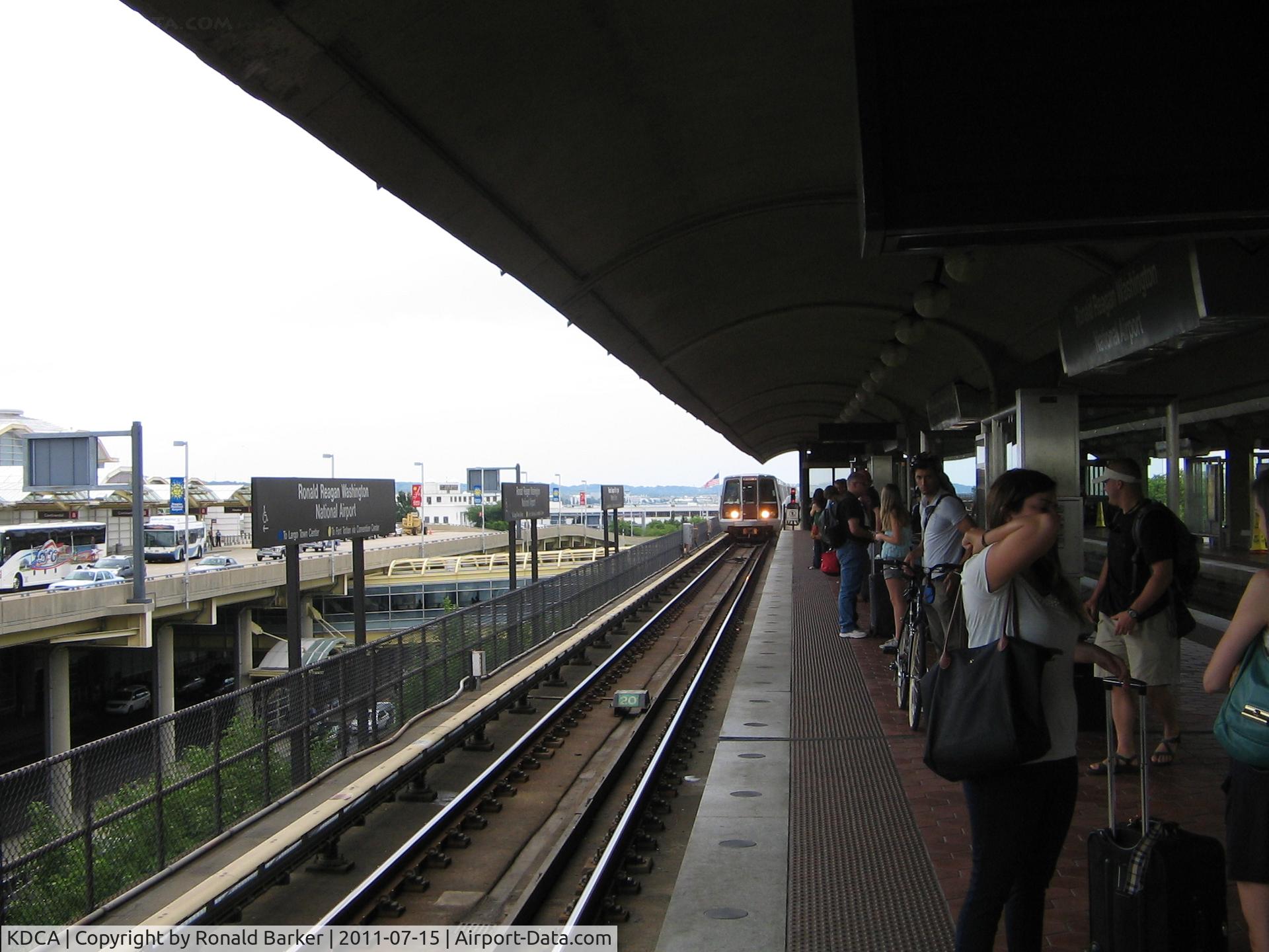 Ronald Reagan Washington National Airport (DCA) - METRO arriving National Airport