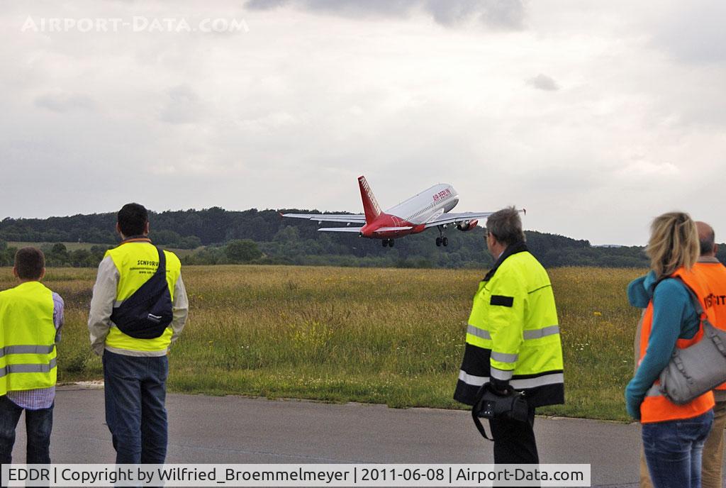 Saarbrücken Airport, Saarbrücken Germany (EDDR) - The Spotter Group during a sightseeing tour at our Home Airport. Take-off for the flight to Berlin-Tegel. Air Berlin /
Airbus A319-112 / D-ABGH.