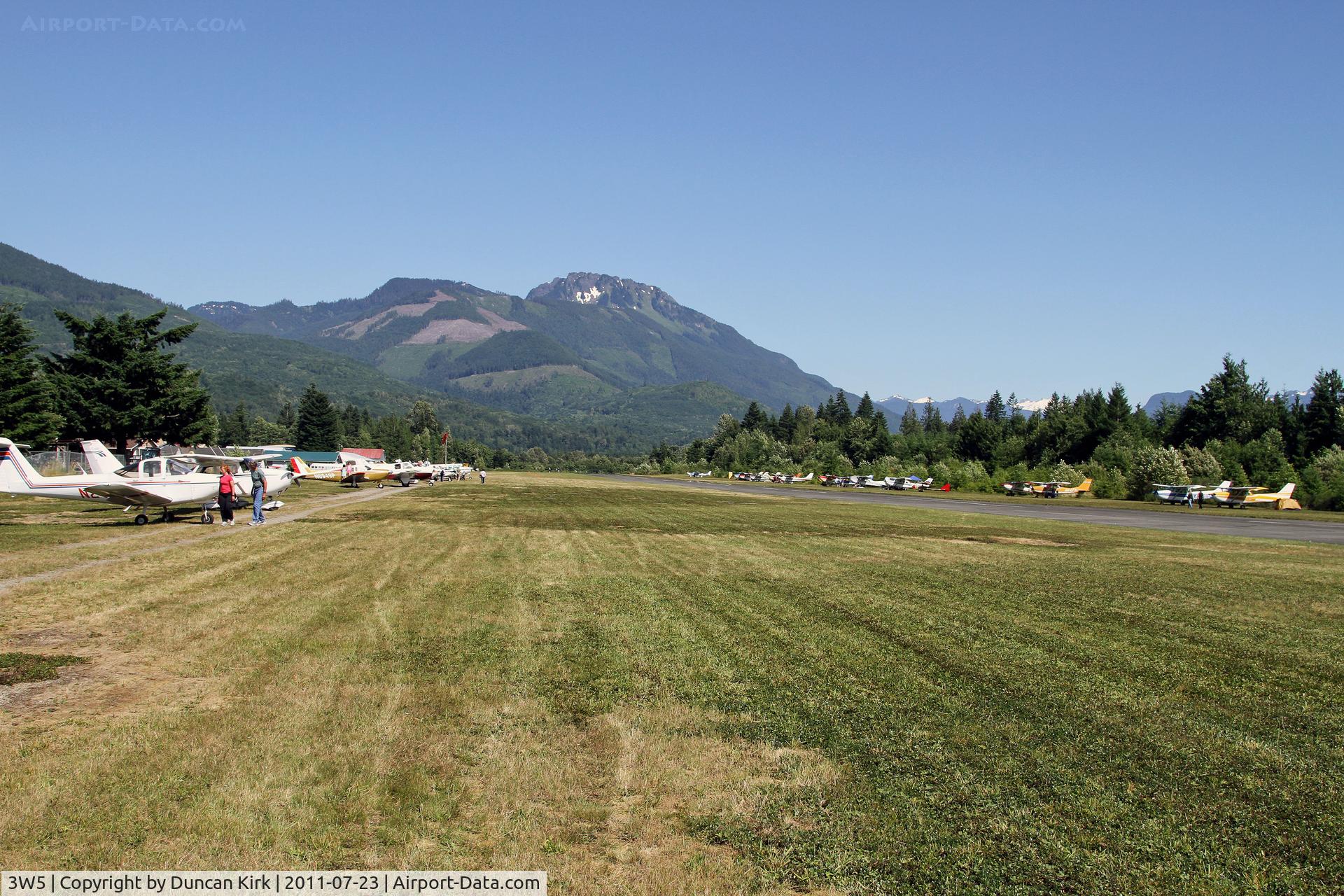 Mears Field Airport (3W5) - About 150 aircraft attended the fly-in. Here's a late afternoon view.