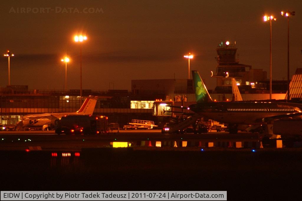 Dublin International Airport, Dublin Ireland (EIDW) - night view