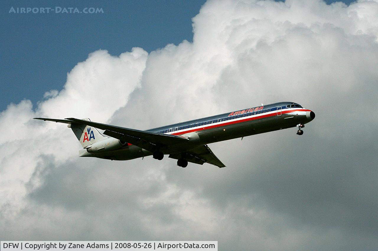 Dallas/fort Worth International Airport (DFW) - American Airlines flight 1925 landing at DFW