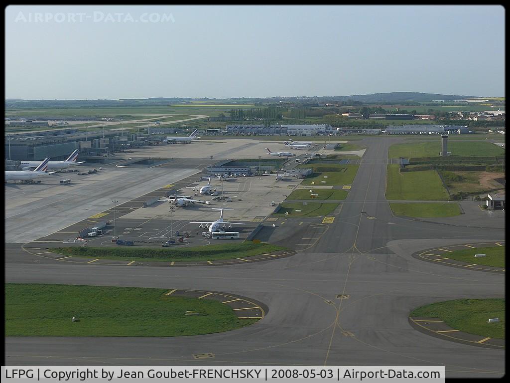 Paris Charles de Gaulle Airport (Roissy Airport), Paris France (LFPG) - parking Lima