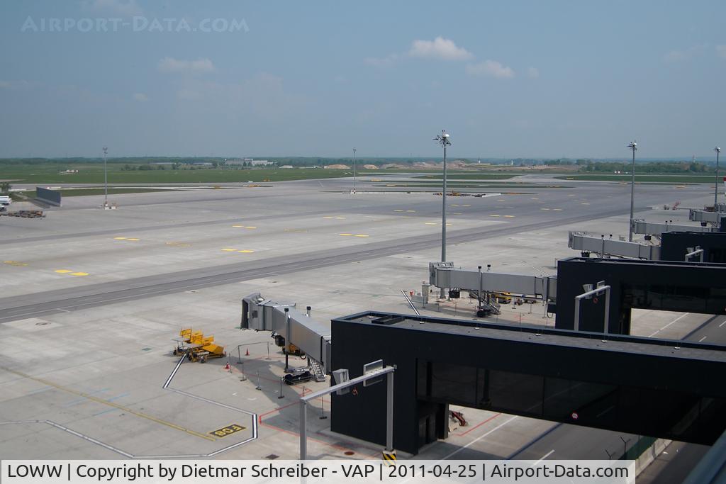 Vienna International Airport, Vienna Austria (LOWW) - Terminal Skylink