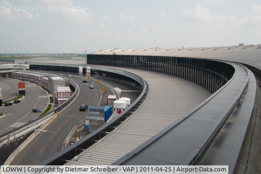 Vienna International Airport, Vienna Austria (LOWW) - Terminal Skylink