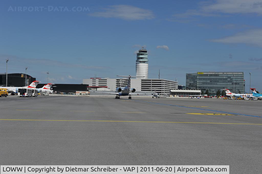 Vienna International Airport, Vienna Austria (LOWW) - Taxilane 40