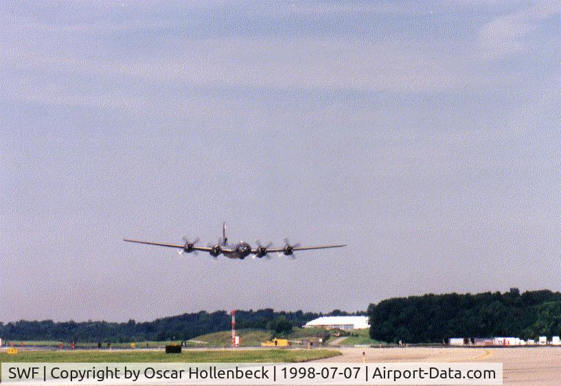 Stewart International Airport (SWF) - B29 FIFI low pass Runway 09