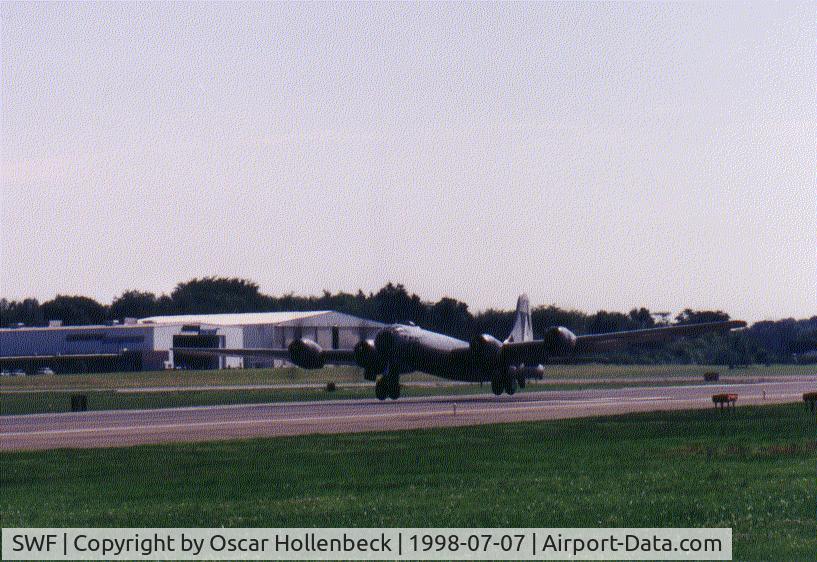 Stewart International Airport (SWF) - B29 FIFI rotate R-27
