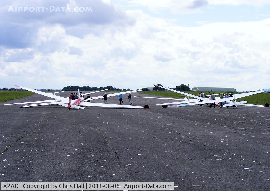 X2AD Airport - Gliders of the Cotswold Gliding Club