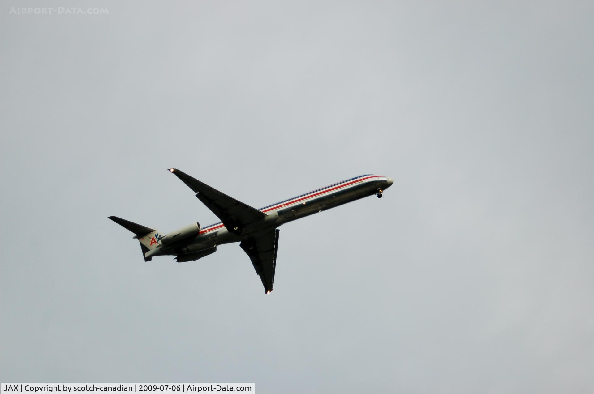 Jacksonville International Airport (JAX) - American Airlines Jet on Final Approach to Jacksonville International Airport, Jacksonville, FL
