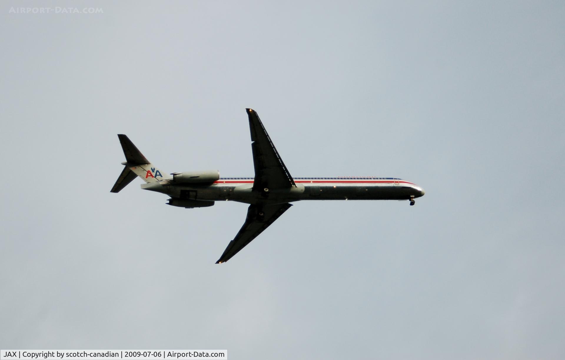 Jacksonville International Airport (JAX) - American Airlines Jet on Final Approach to Jacksonville International Airport, Jacksonville, FL