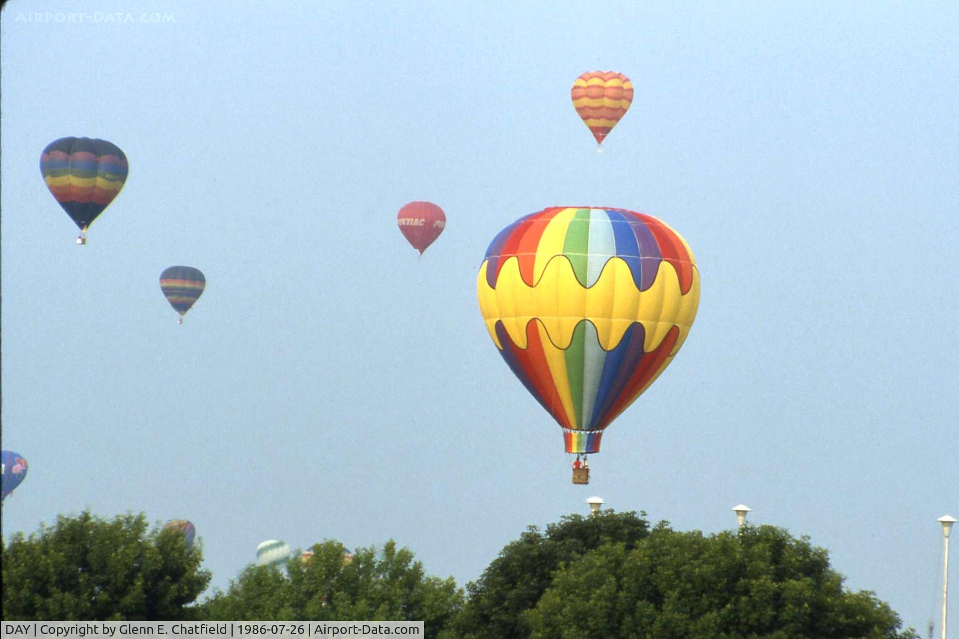 James M Cox Dayton International Airport (DAY) - Balloon flight in the morning at the Dayton Air Show