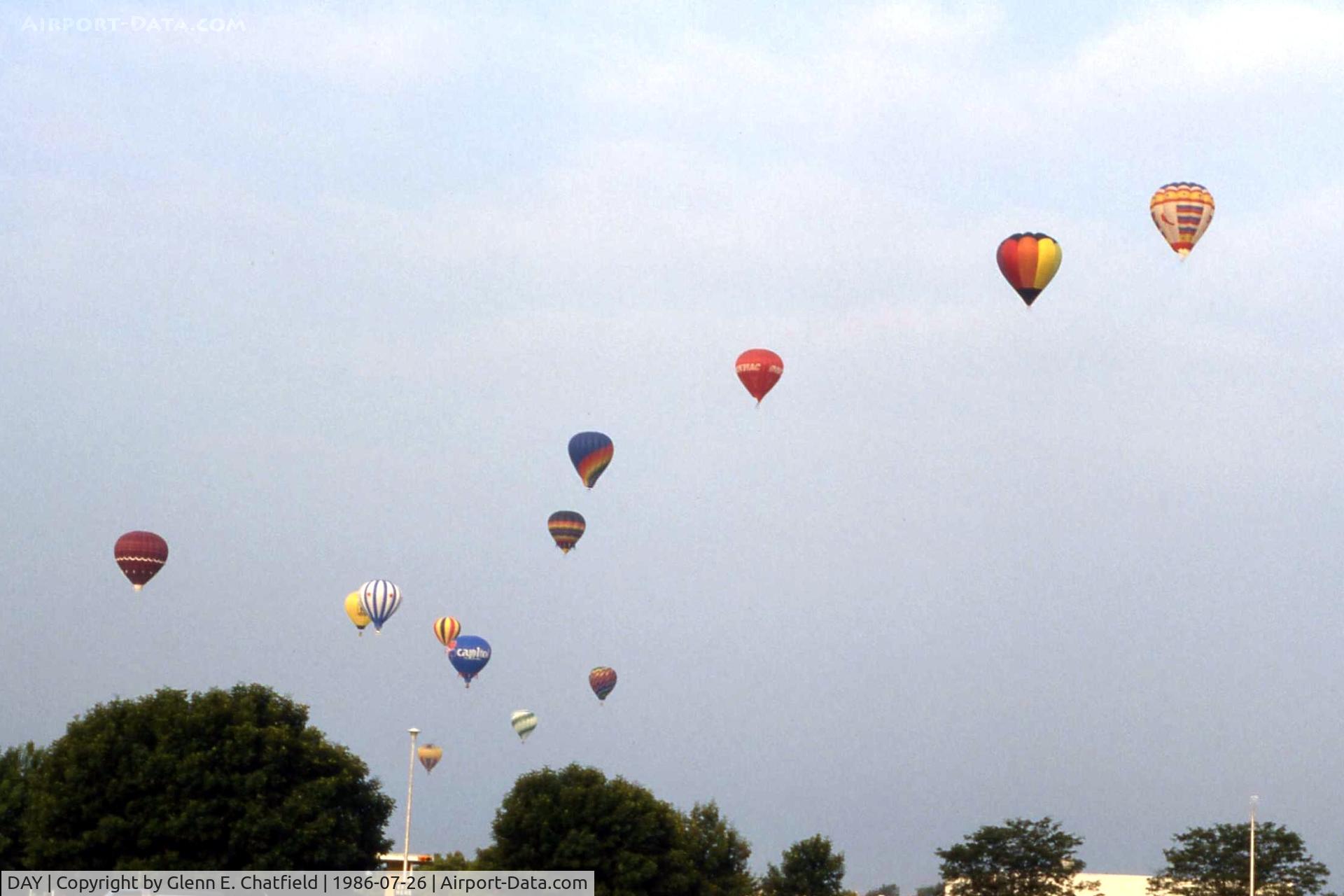 James M Cox Dayton International Airport (DAY) - Balloon flight in the morning at the Dayton Air Show