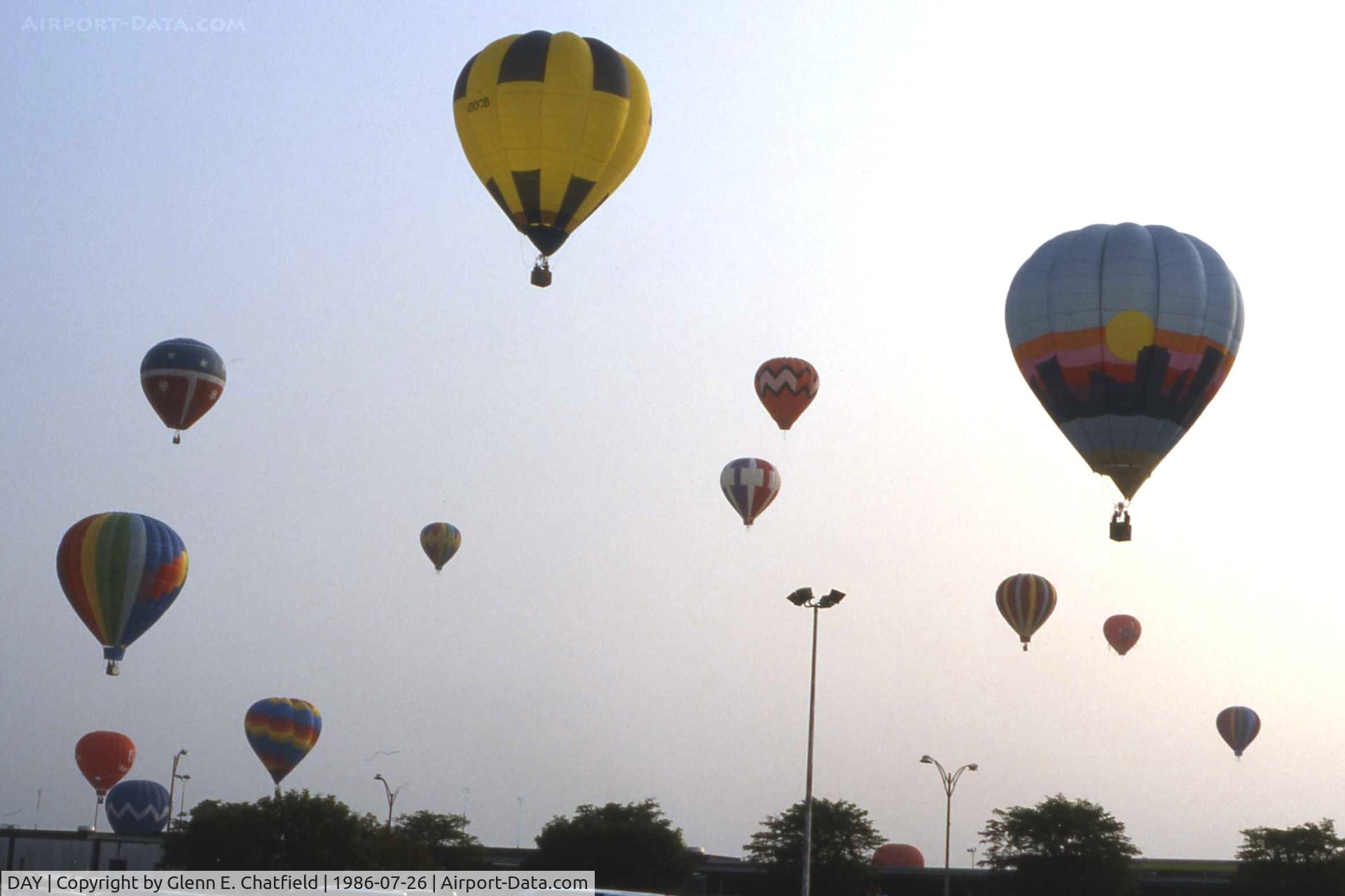 James M Cox Dayton International Airport (DAY) - Balloon flight in the morning at the Dayton Air Show