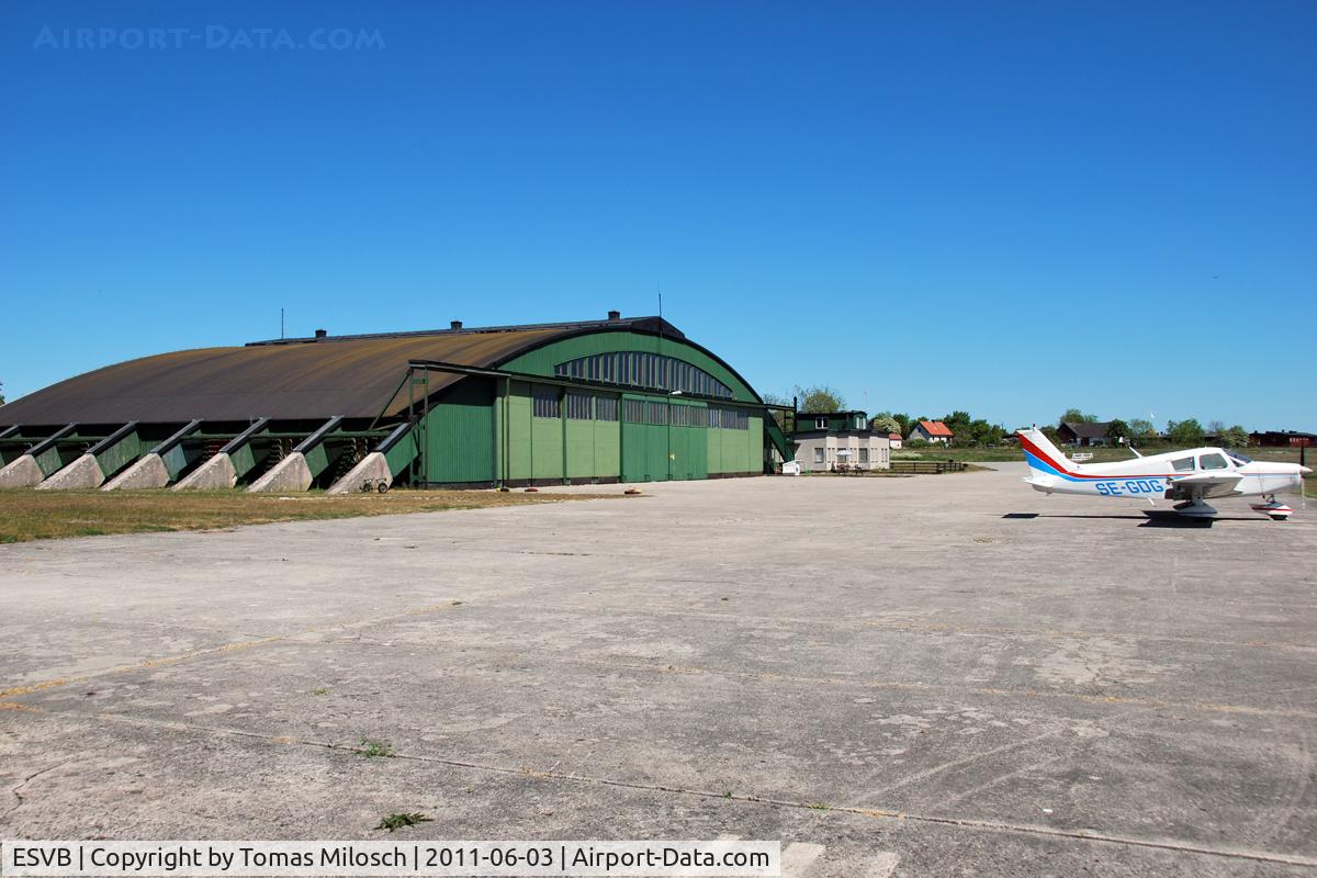 Bunge Airport, Bunge Sweden (ESVB) - The military airfield in Bunge (Gotland) started operations in 1939 and closed down in 1991. Some years later a private owner took over and the airfield became a destination for holidaymakers. 