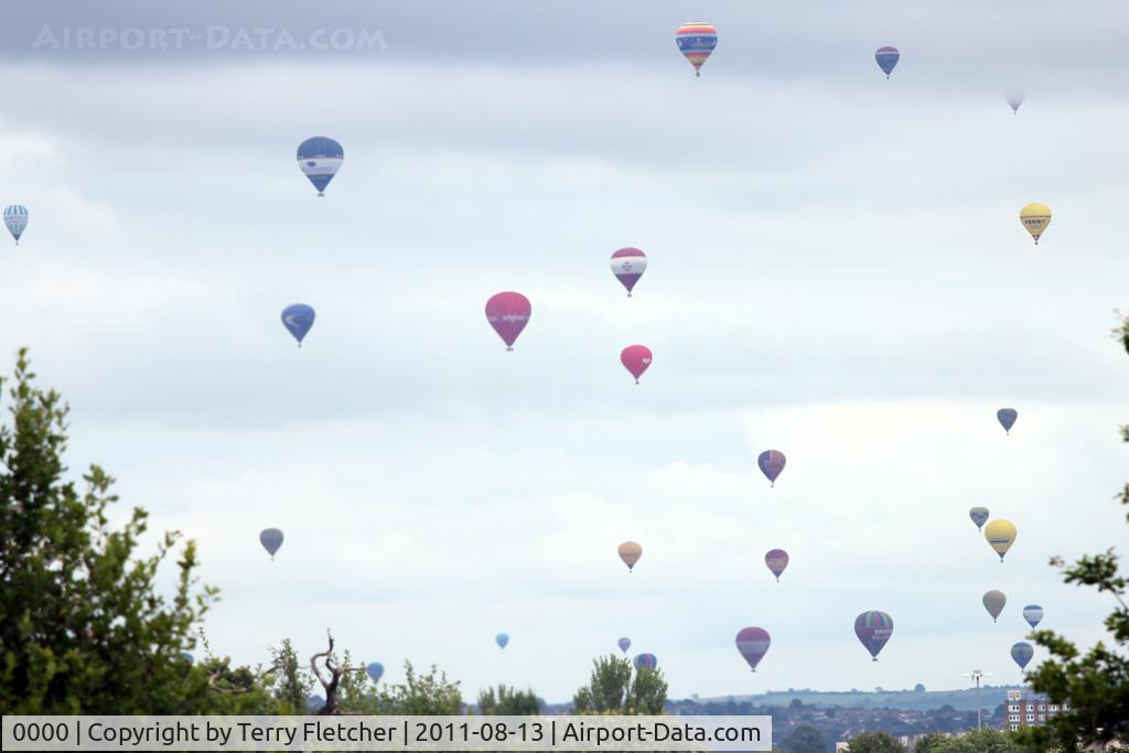 0000 Airport - Mass ascent at 2011 Bristol Balloon Fiesta
