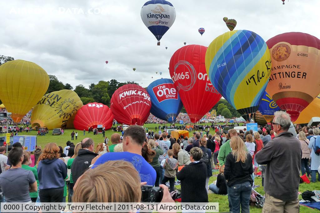 0000 Airport - Showtime at 2011 Bristol Balloon Fiesta