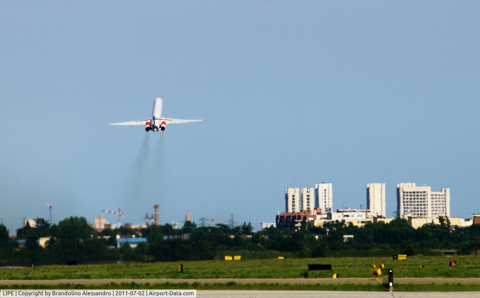 Bologna Airport (Guglielmo Marconi Airport), Bologna Italy (LIPE) - Takin'off with bologna in the background