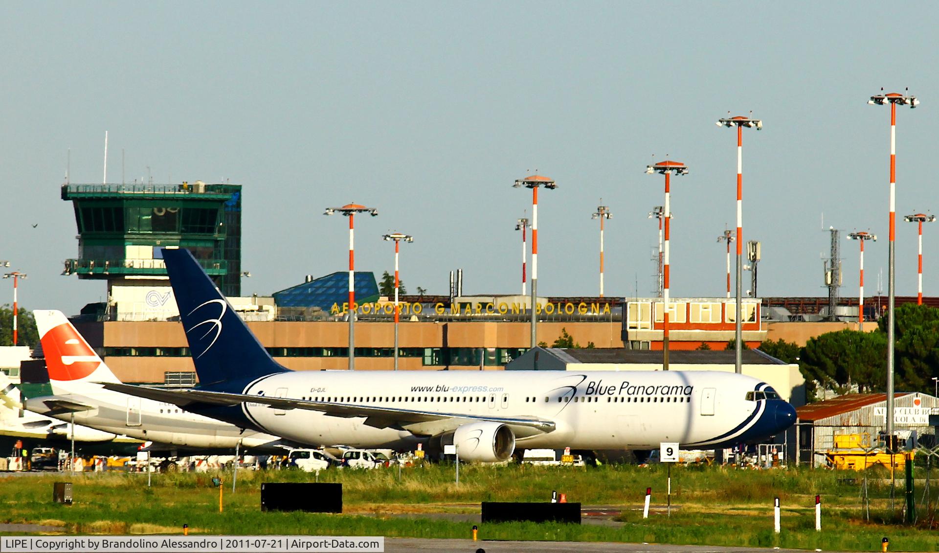 Bologna Airport (Guglielmo Marconi Airport), Bologna Italy (LIPE) - Big Boy!