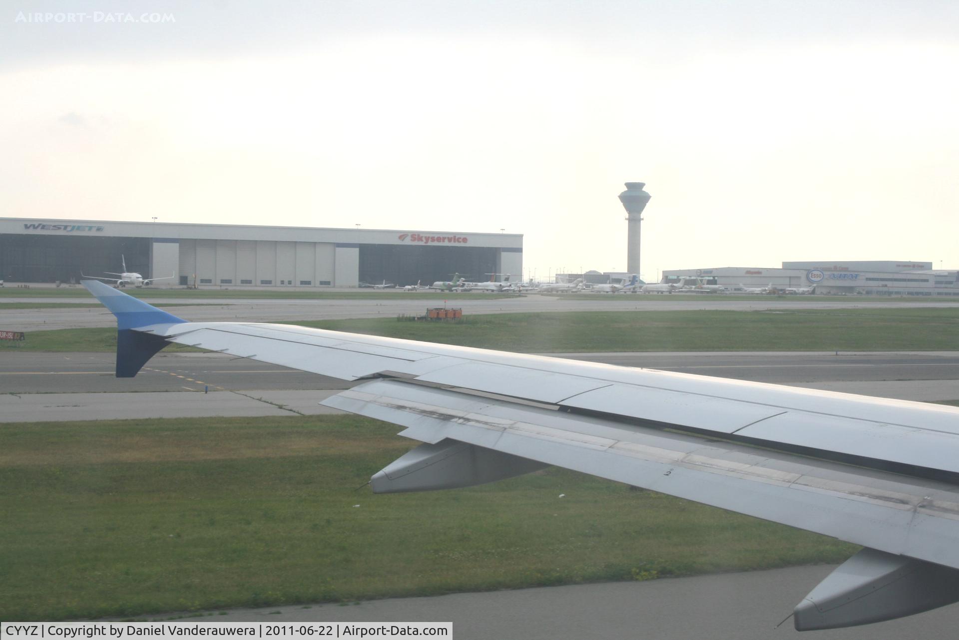 Toronto Pearson International Airport (Toronto/Lester B. Pearson International Airport, Pearson Airport), Toronto, Ontario Canada (CYYZ) - Taxiing to the RWY