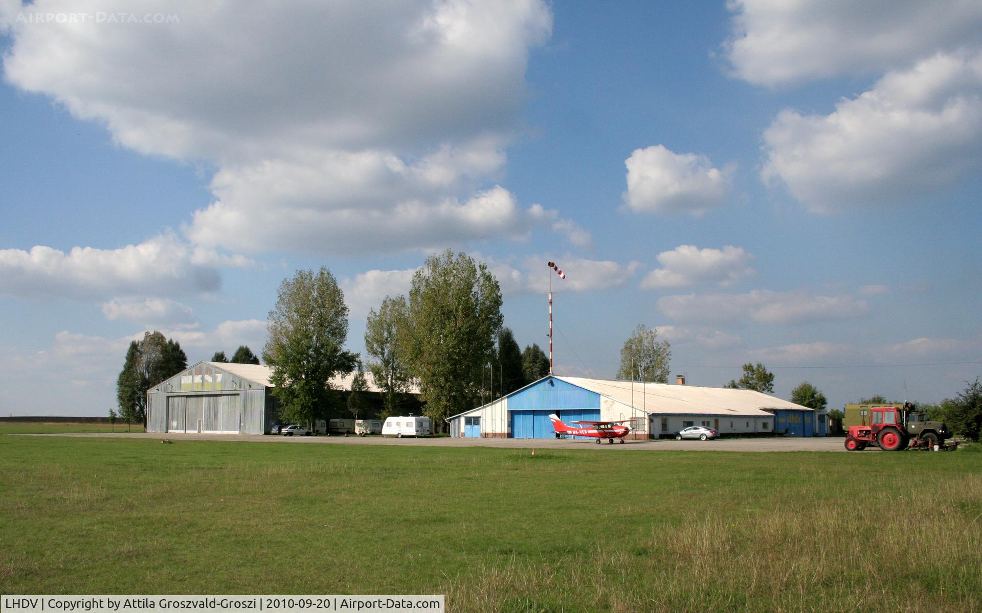 LHDV Airport - Dunaújváros - Kisapostag Airport, Hungary