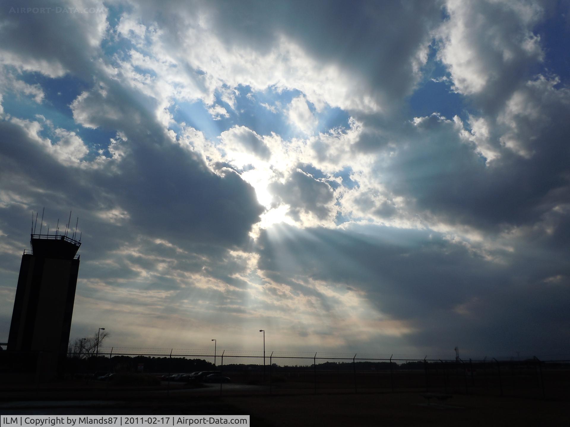 Wilmington International Airport (ILM) - Sun peaking through