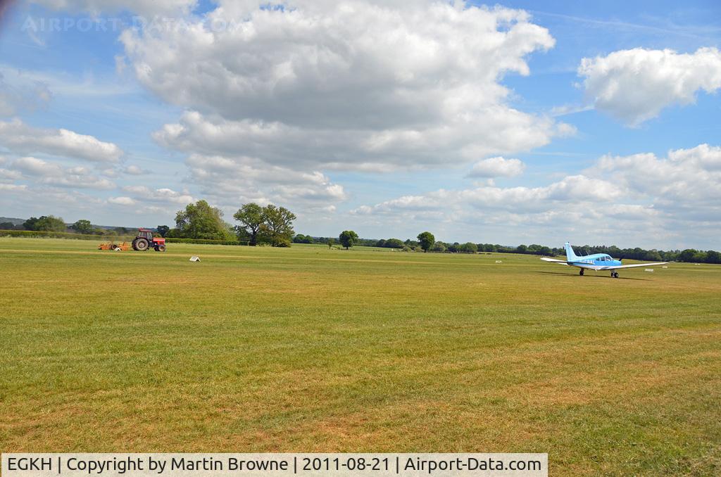 Lashenden/Headcorn Airport, Maidstone, England United Kingdom (EGKH) - An ideal spot for photography - one of the great advantages at Headcorn is the fact that you can get very close to the runway.
