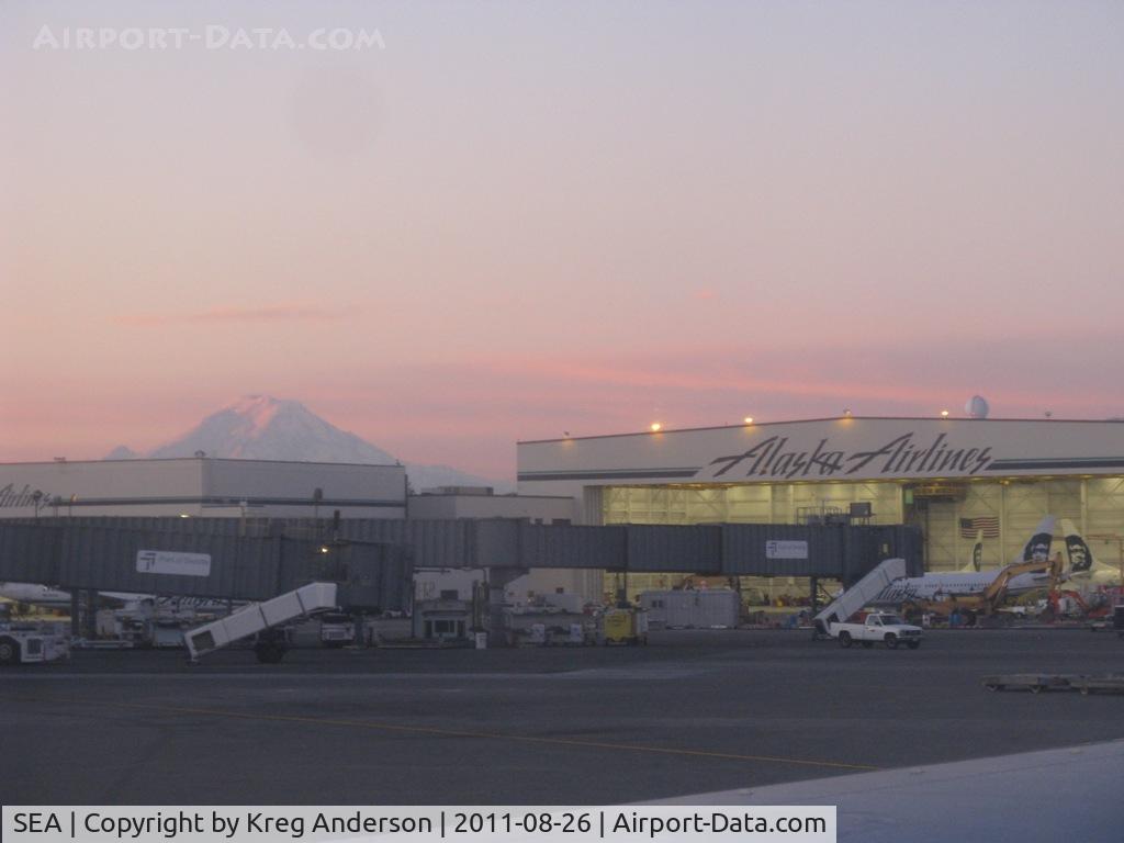 Seattle-tacoma International Airport (SEA) - The Alaska Airlines hangar at 6:30 AM at KSEA.