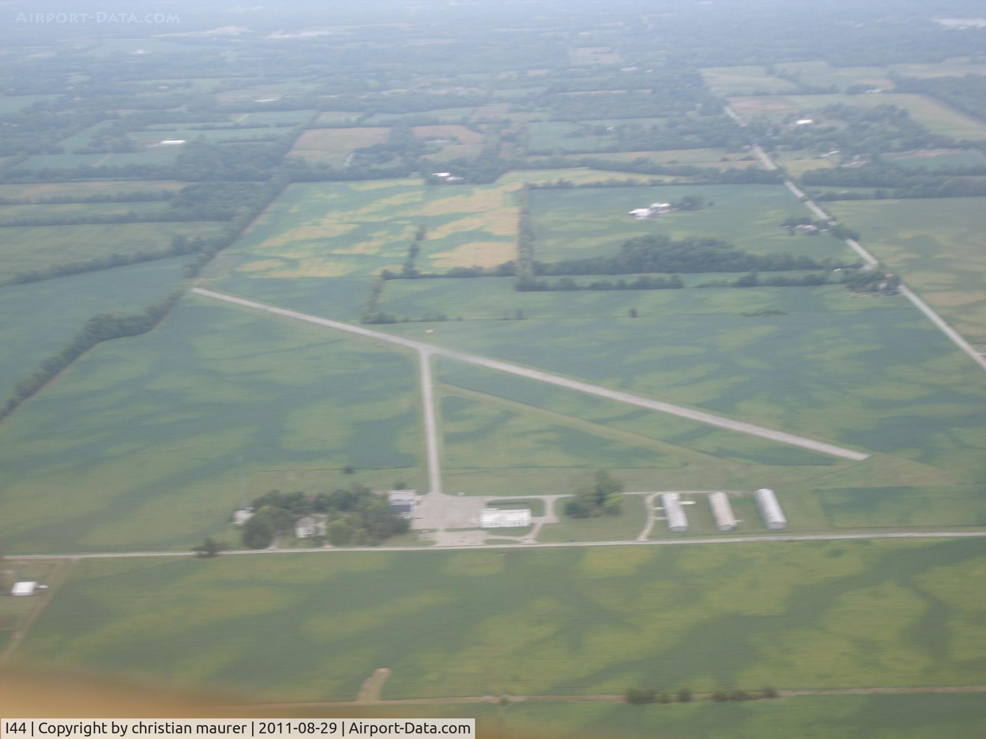 Dahio Trotwood Airport (I44) - flying over dahio trotwood