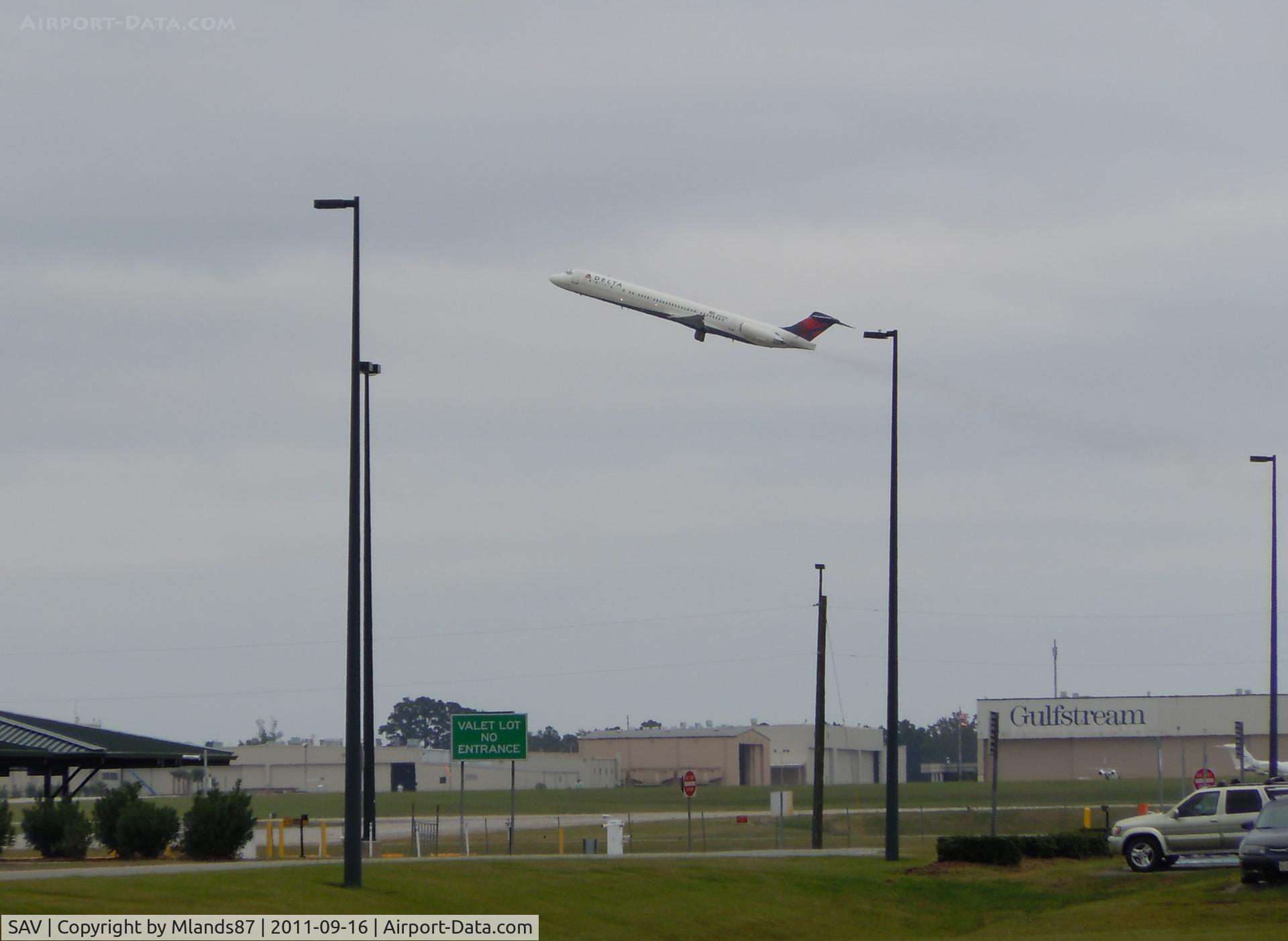 Savannah/hilton Head International Airport (SAV) - Love that steep climb of the MD-88