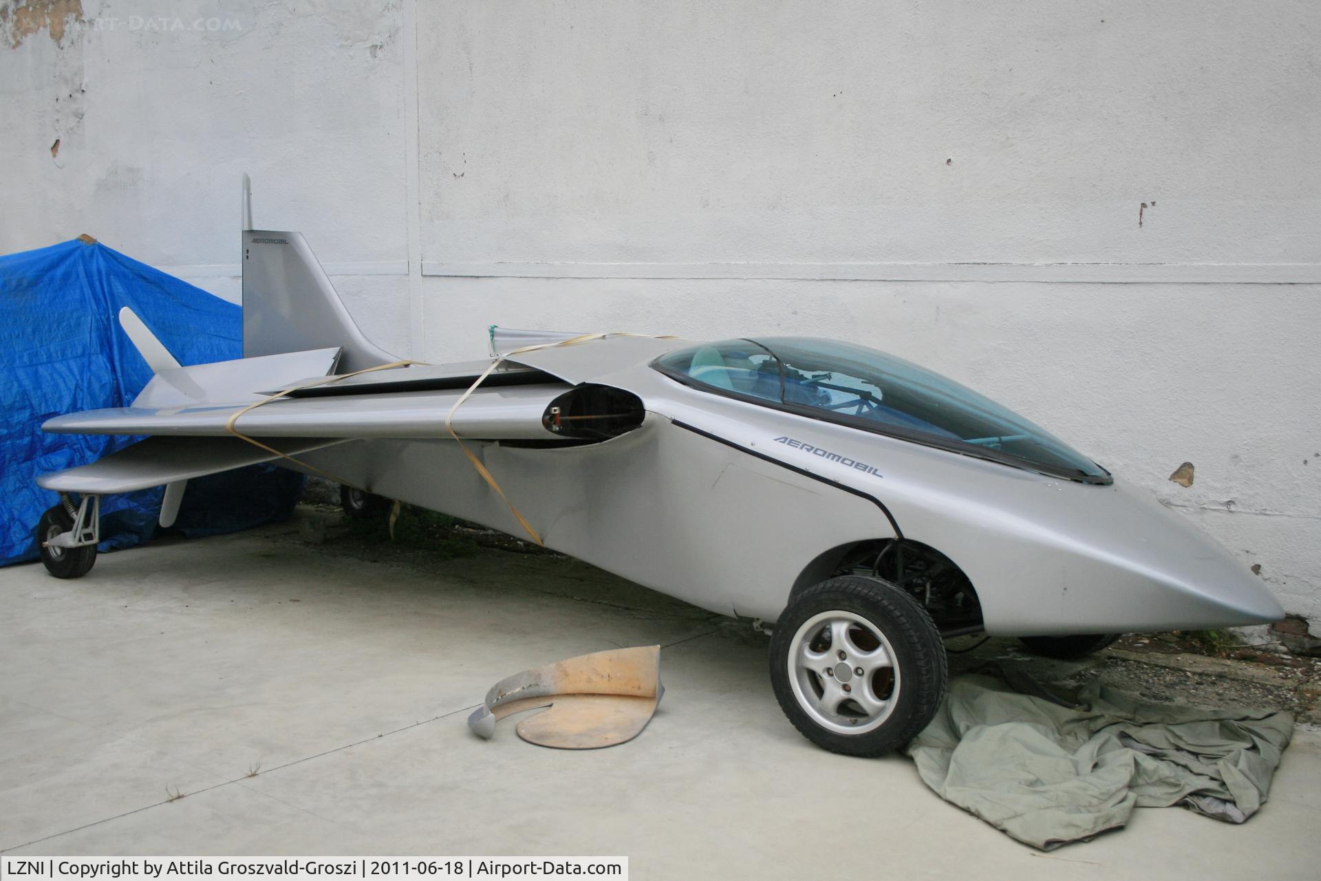 LZNI Airport - Nitra Janikovce Airport - Slovakia (Slovak Republik) SK - Experimental Aeromobil