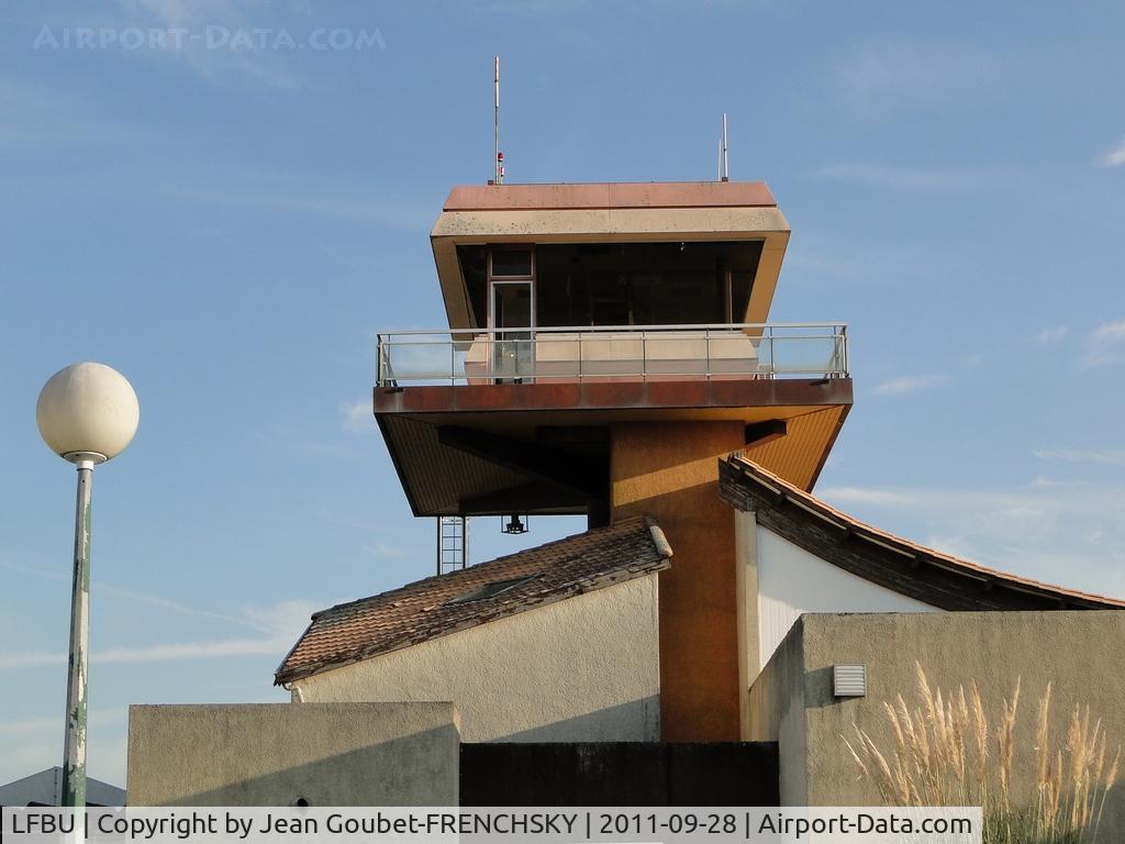 Angoulême Airport, Brie Champniers Airport France (LFBU) - tower