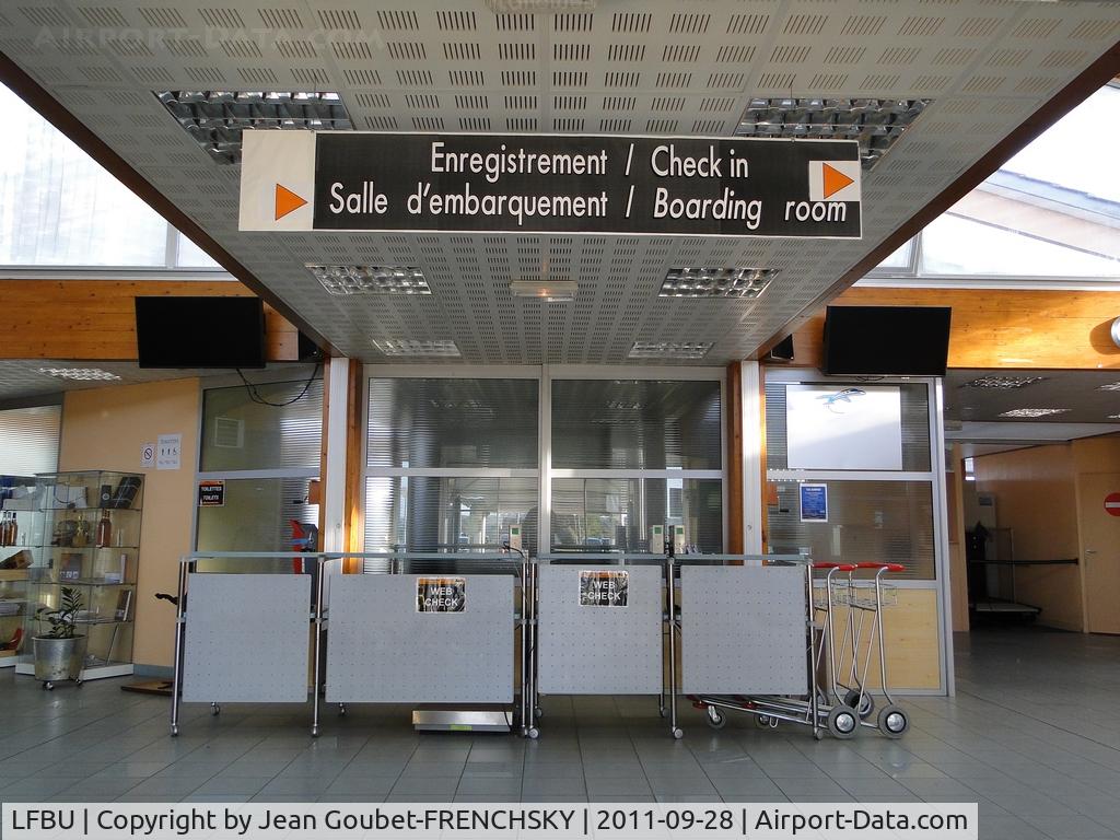 Angoulême Airport, Brie Champniers Airport France (LFBU) - airport