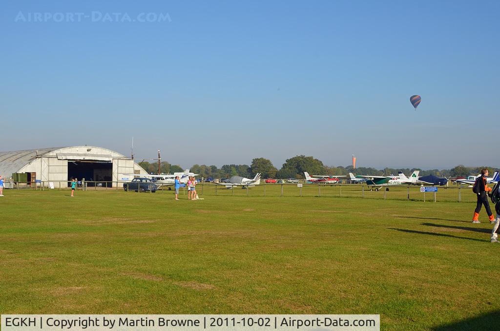 Lashenden/Headcorn Airport, Maidstone, England United Kingdom (EGKH) - BUSY SUNDAY MORNING!