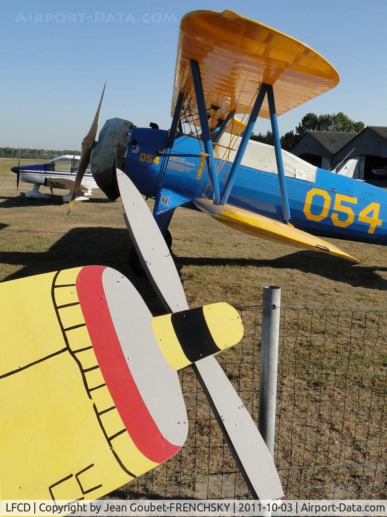 Andernos-les-Bains Airport, Andernos-les-Bains France (LFCD) - ...........