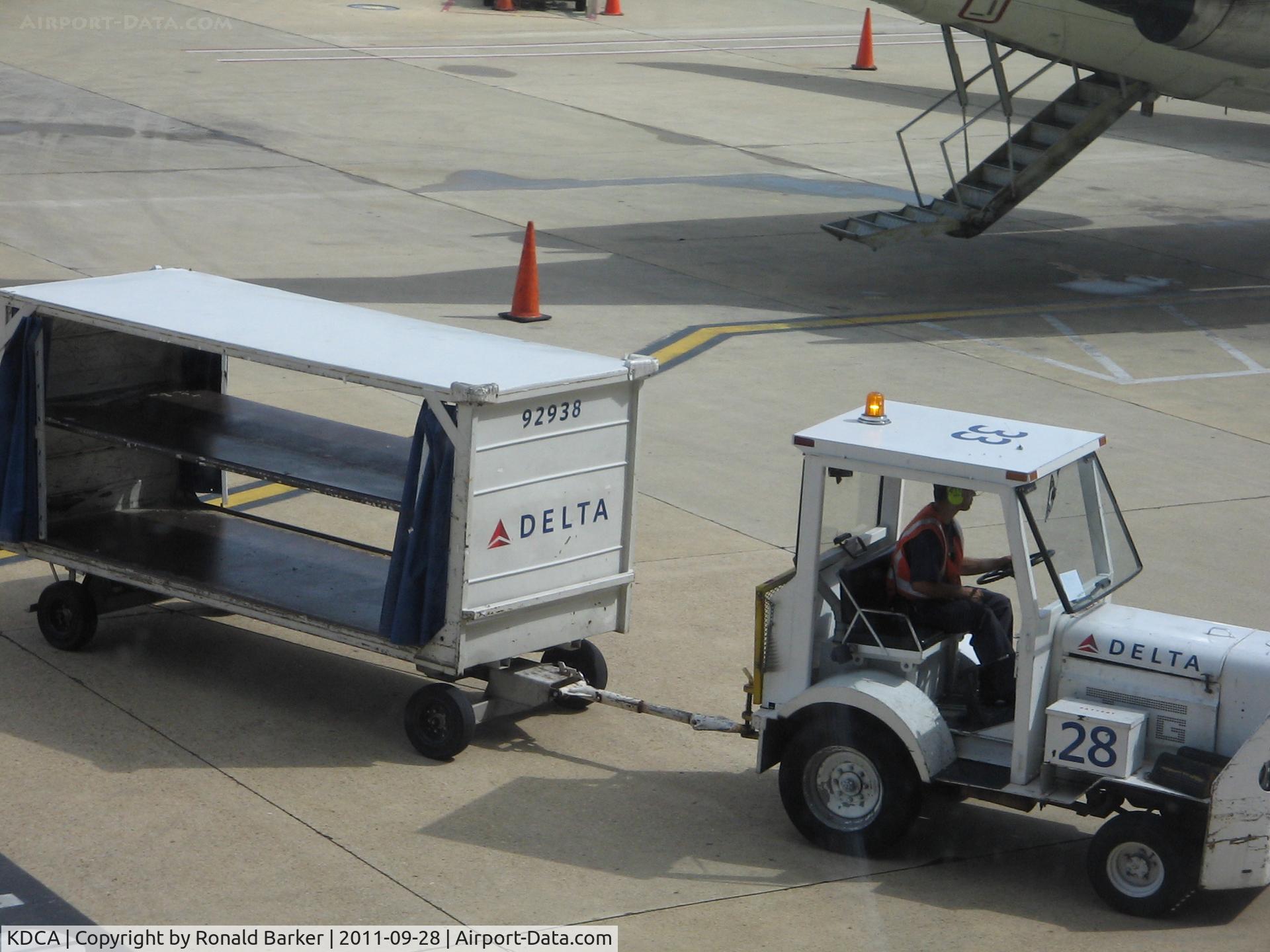 Ronald Reagan Washington National Airport (DCA) - Tug # 28 Delta baggage cart