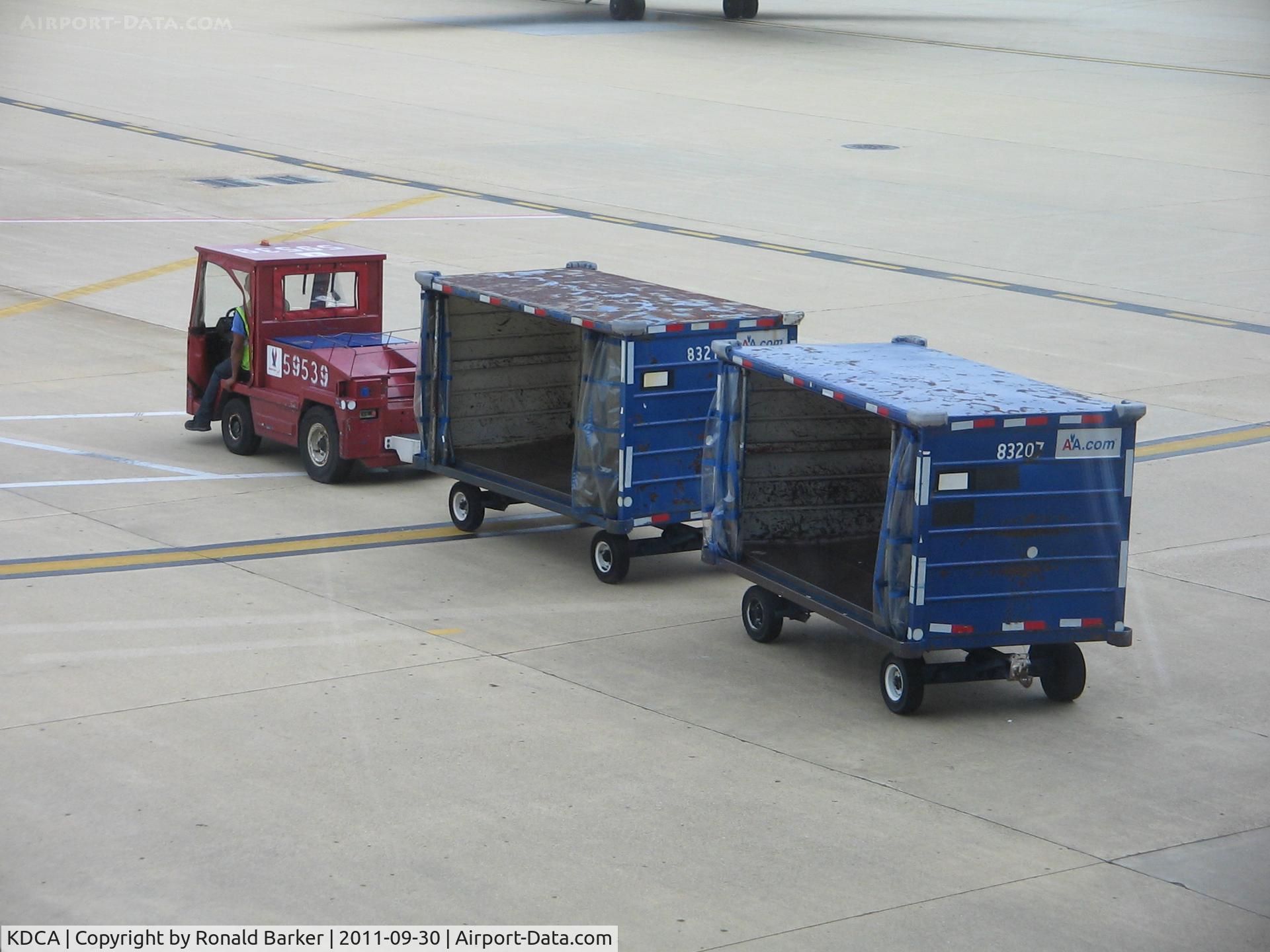 Ronald Reagan Washington National Airport (DCA) - Tug # 59539 and American baggage train