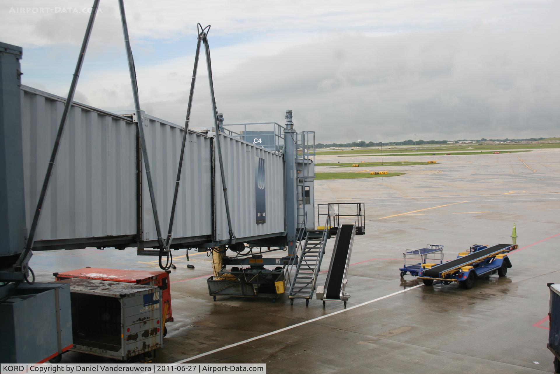 Chicago O'hare International Airport (ORD) - Terminal 1 - Gate C4