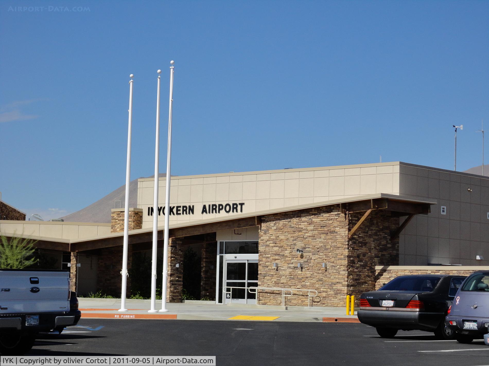 Inyokern Airport (IYK) - view of the passengers terminal