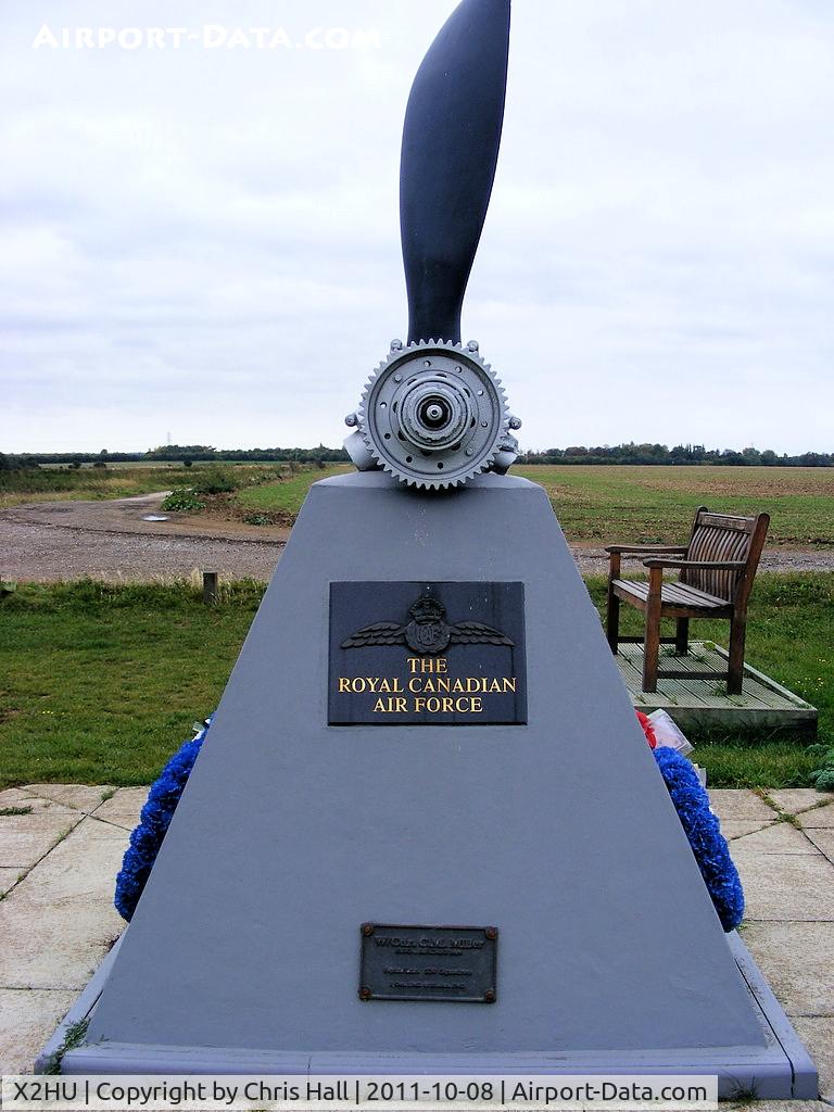 X2HU Airport - Memorial to the RCAF units that served at RAF Hunsdon